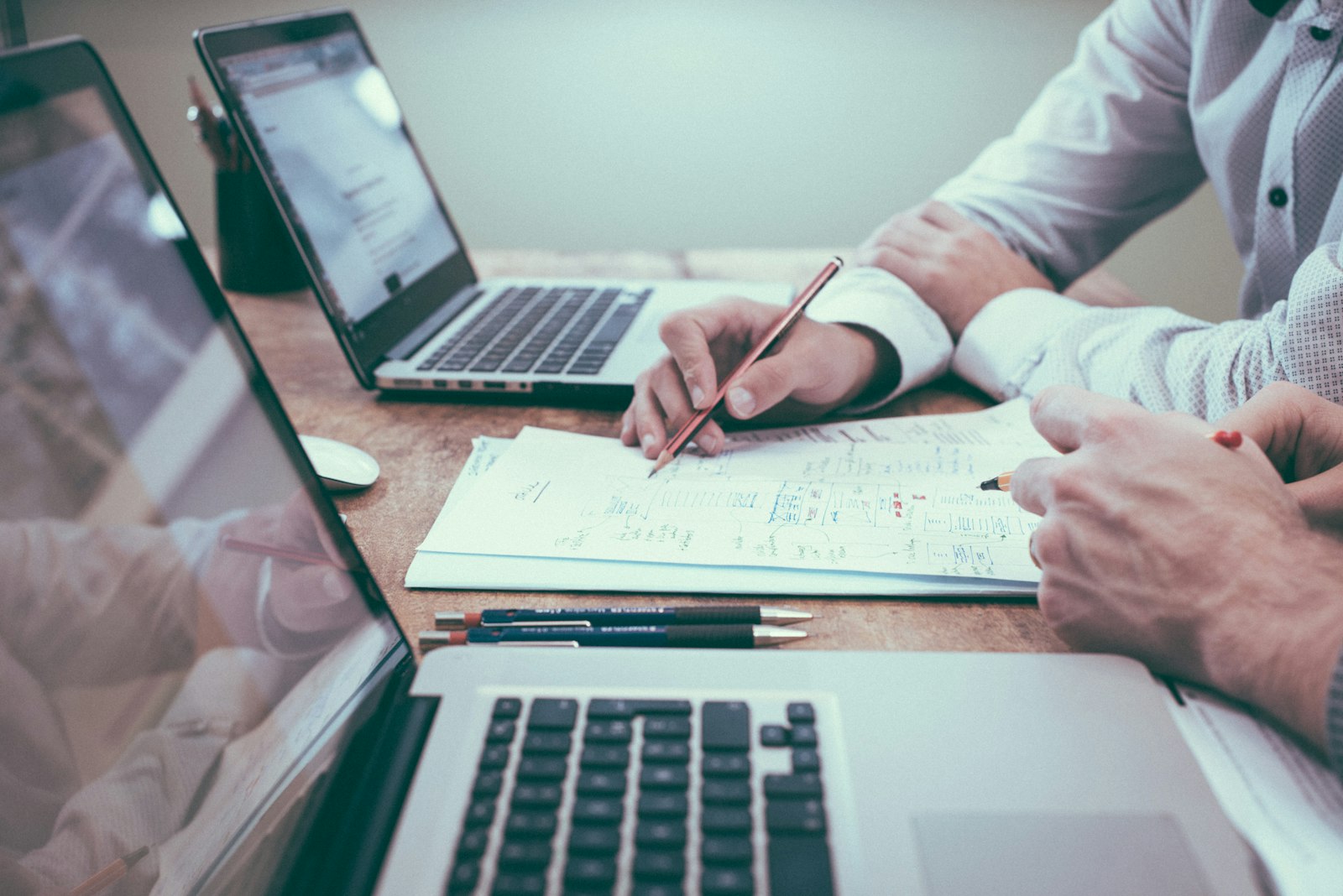 Planning, documents and administration at work
